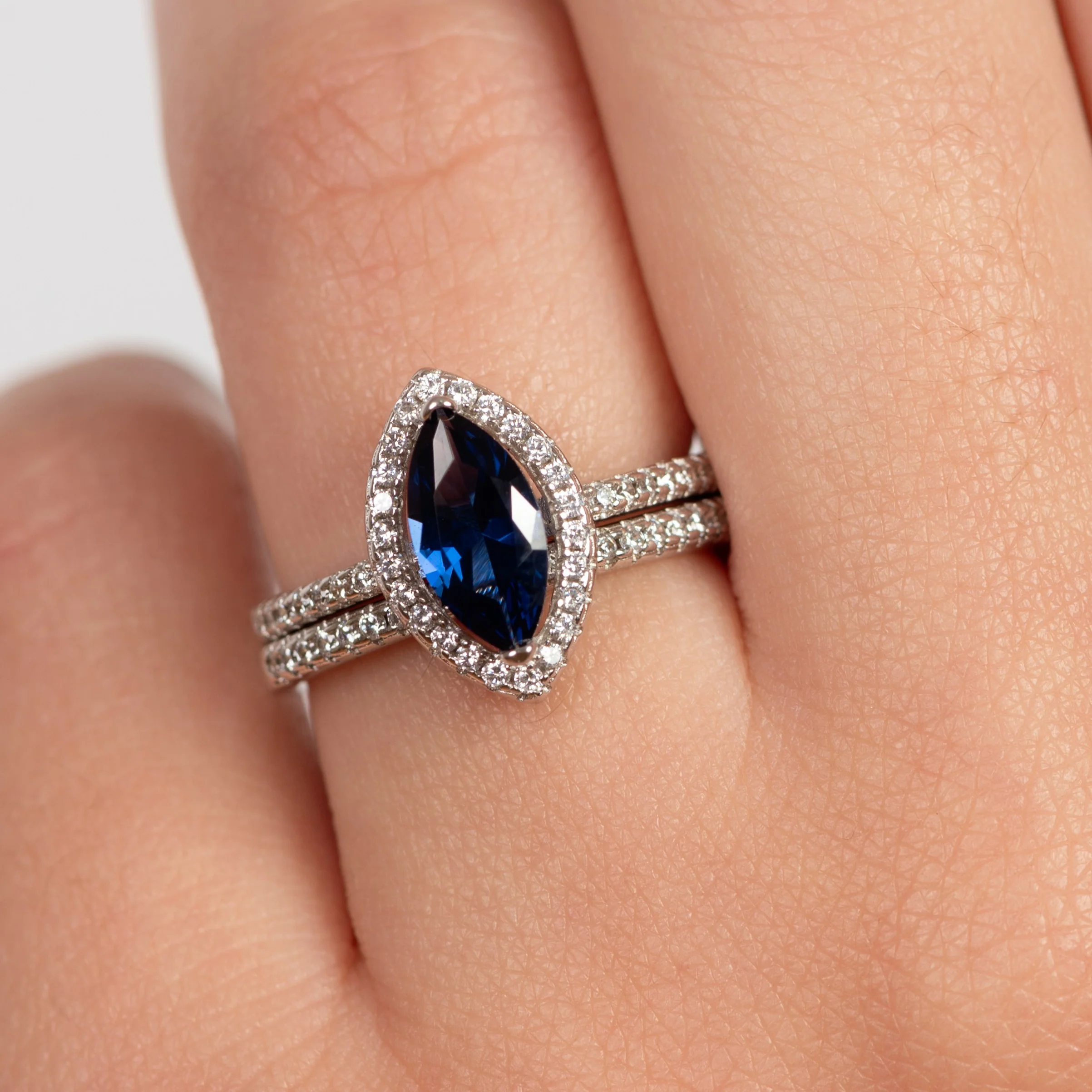 Anniversary Blue Sapphire 2 set Ring - Image 3