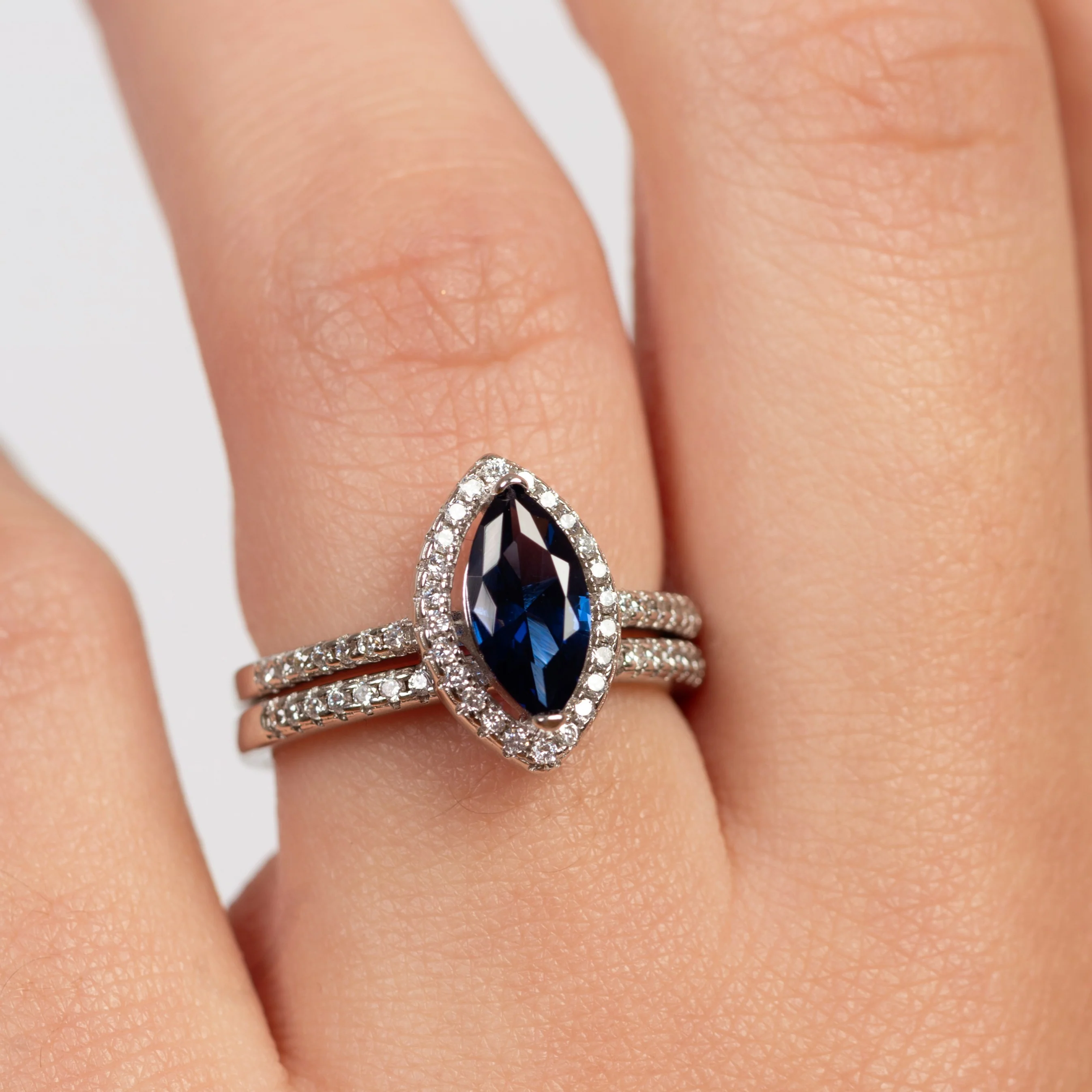 Anniversary Blue Sapphire 2 set Ring - Image 4