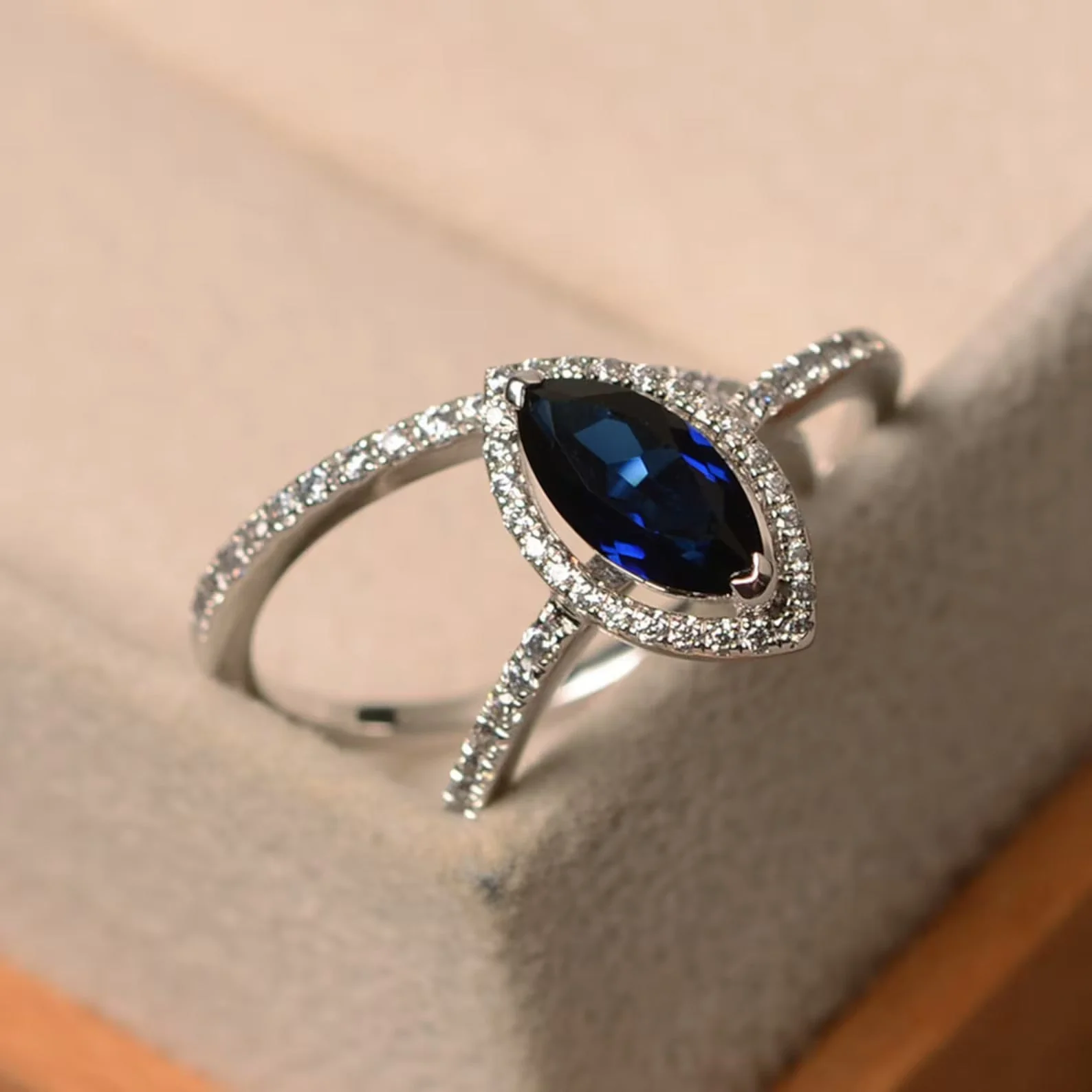 Anniversary Blue Sapphire 2 set Ring - Image 5