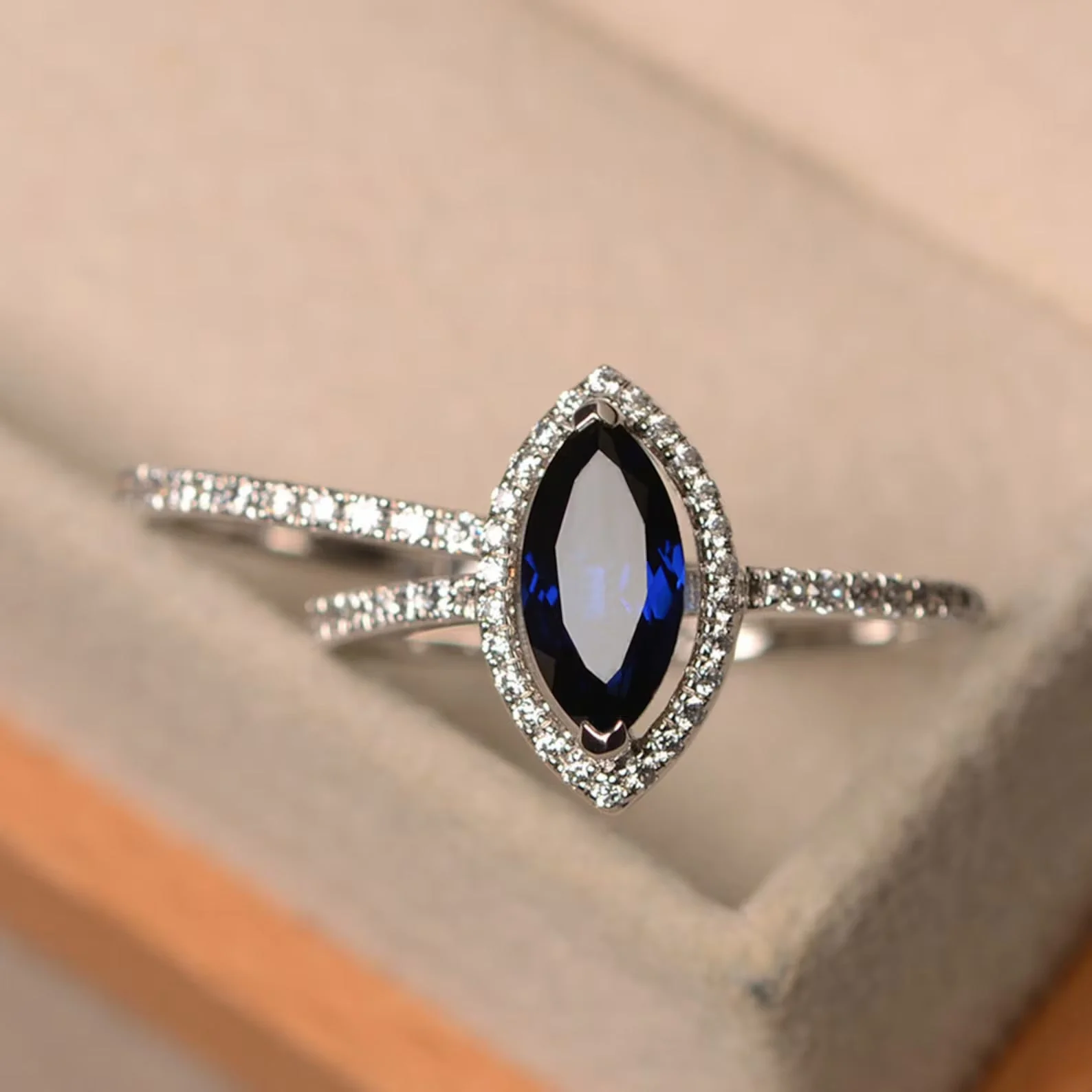Anniversary Blue Sapphire 2 set Ring - Image 7