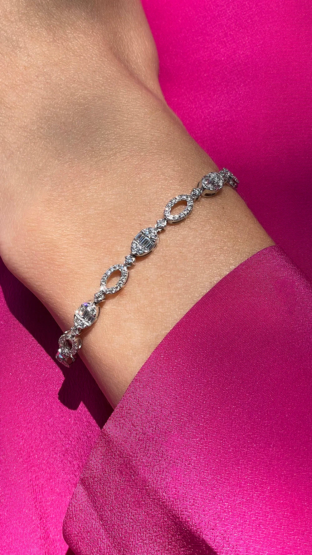 Heritage Oval Bracelet - Image 3