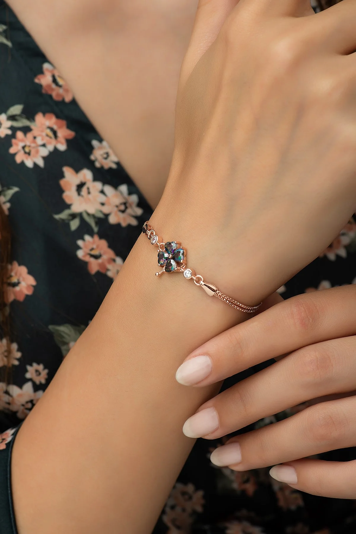 Luck Mystic Topaz Stone Flower Bracelet - Image 3