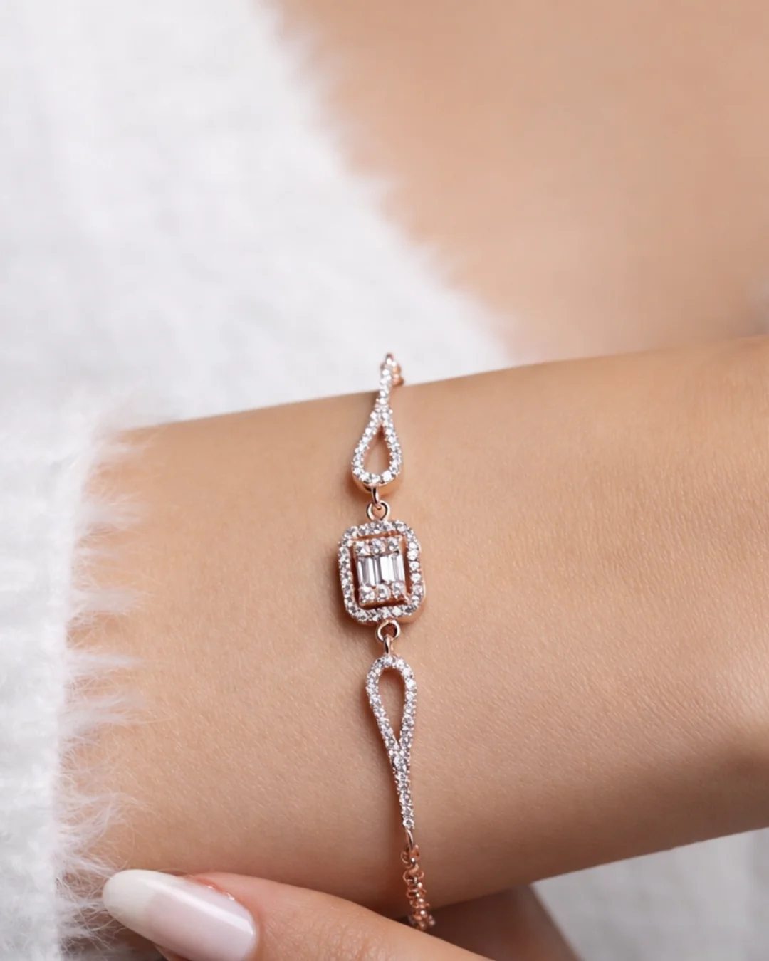 Timeless Solitaire Rose Gold Bracelet