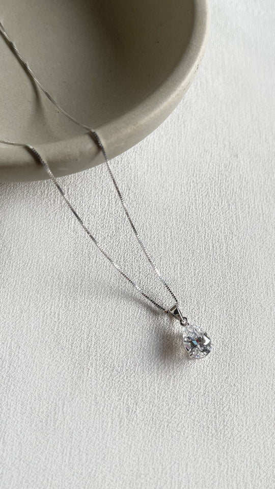 Chic Charm Silver Necklace - Image 3