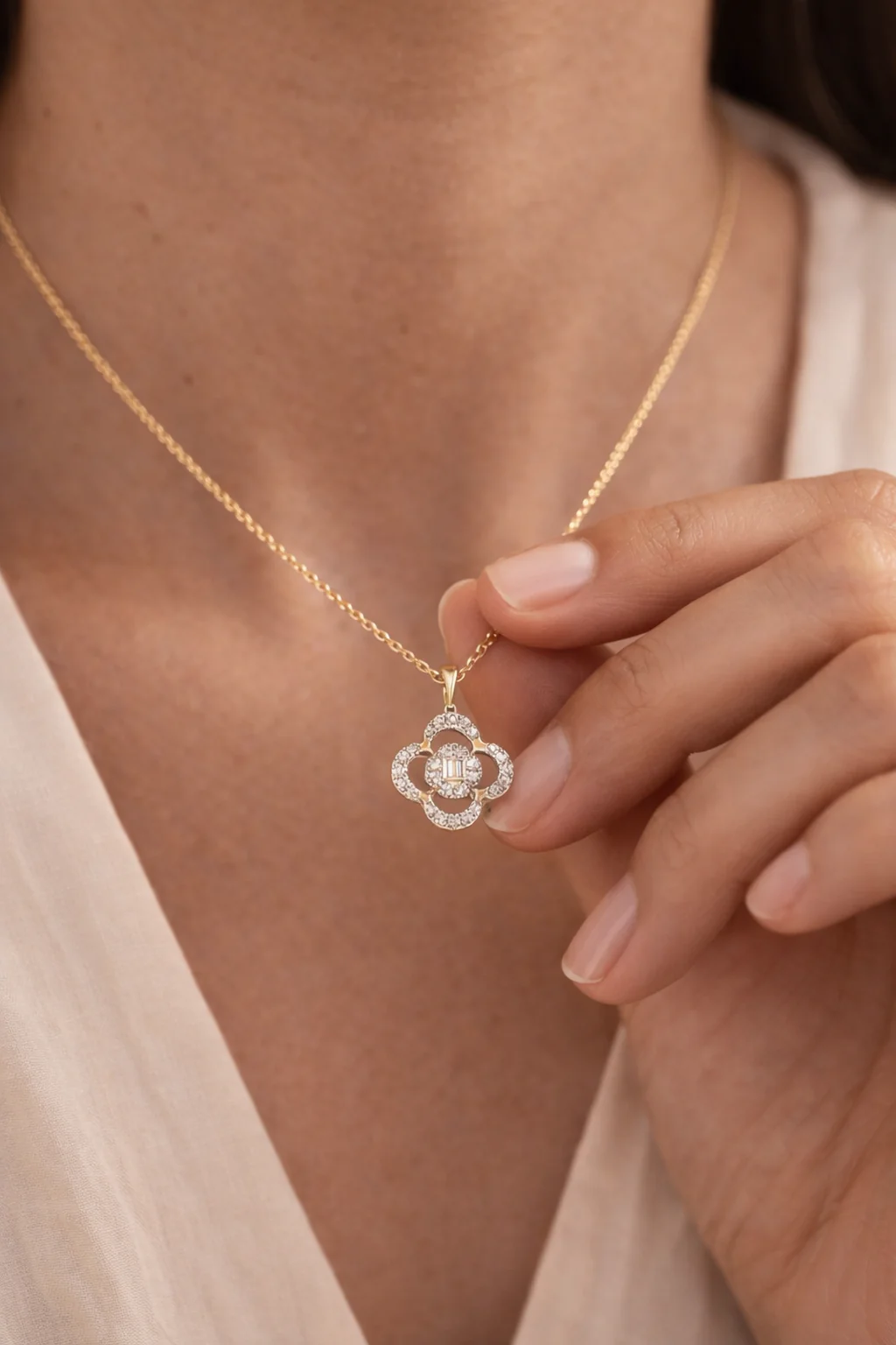 Golden Clover Necklace - Image 3