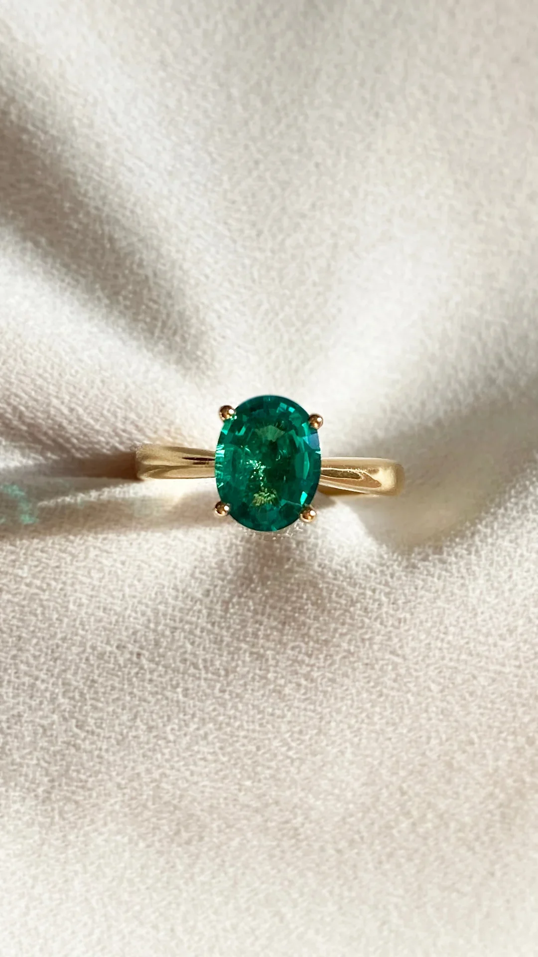 Emerald Stardust Ring - Image 3
