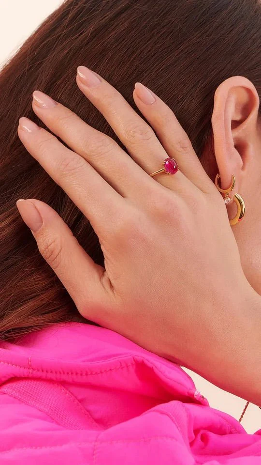 Glossy Ruby Cabochon Ring - Image 3