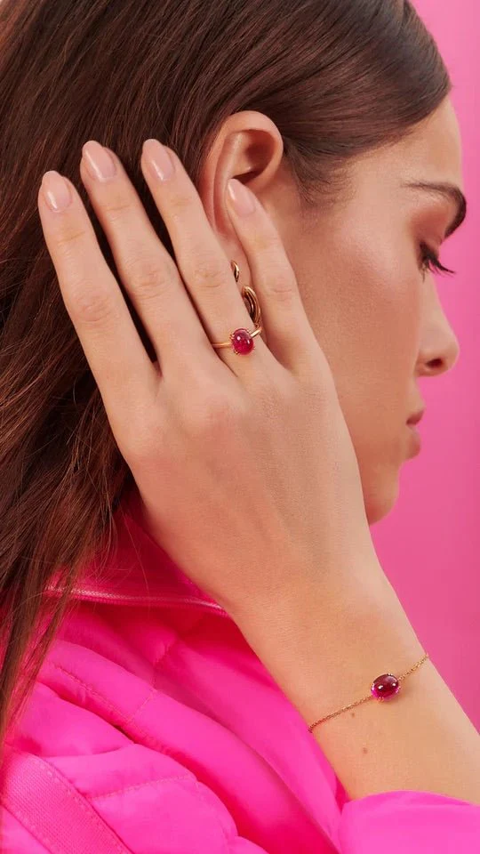 Glossy Ruby Cabochon Ring - Image 4