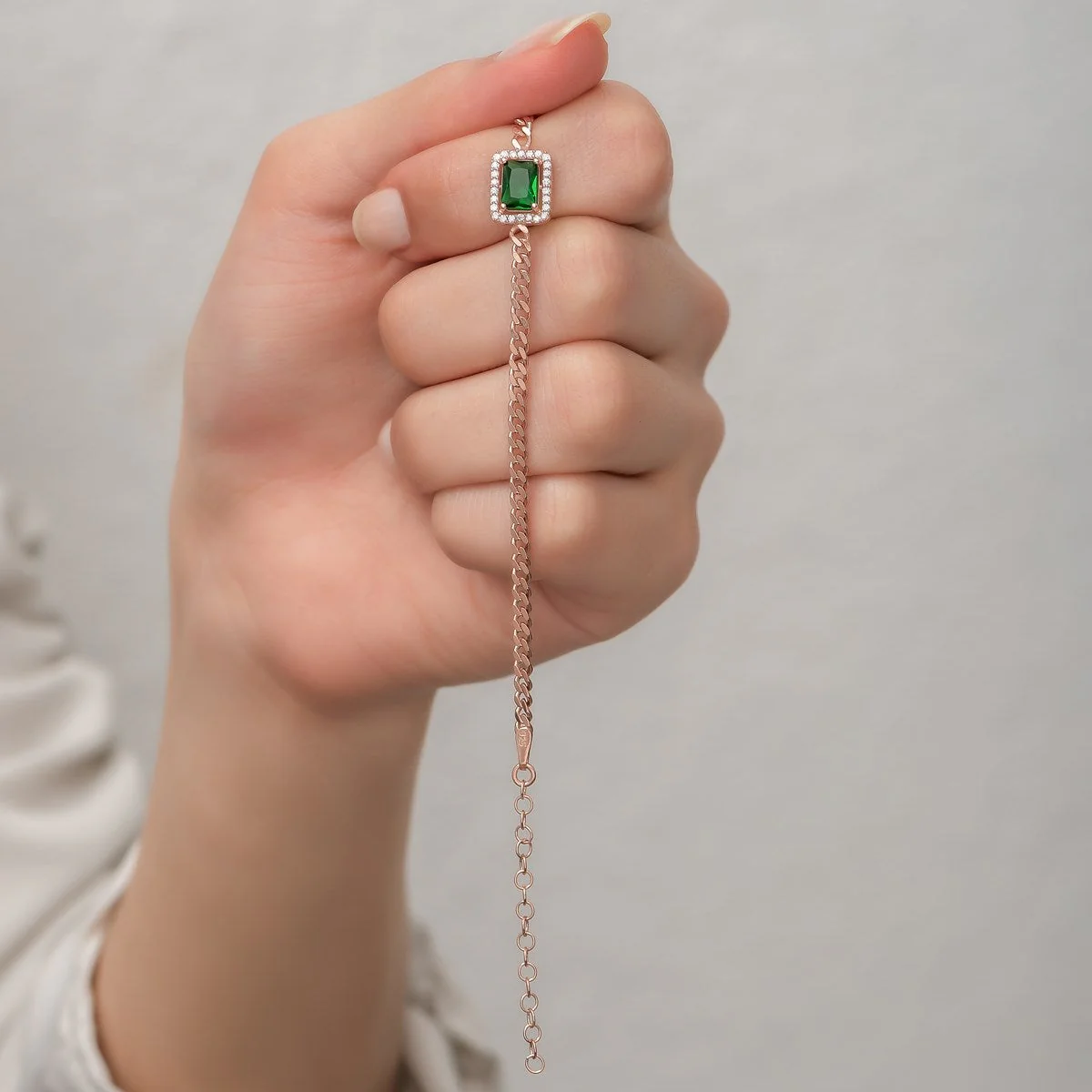 Gourmet Chain Green Stone Bracelet - Image 4