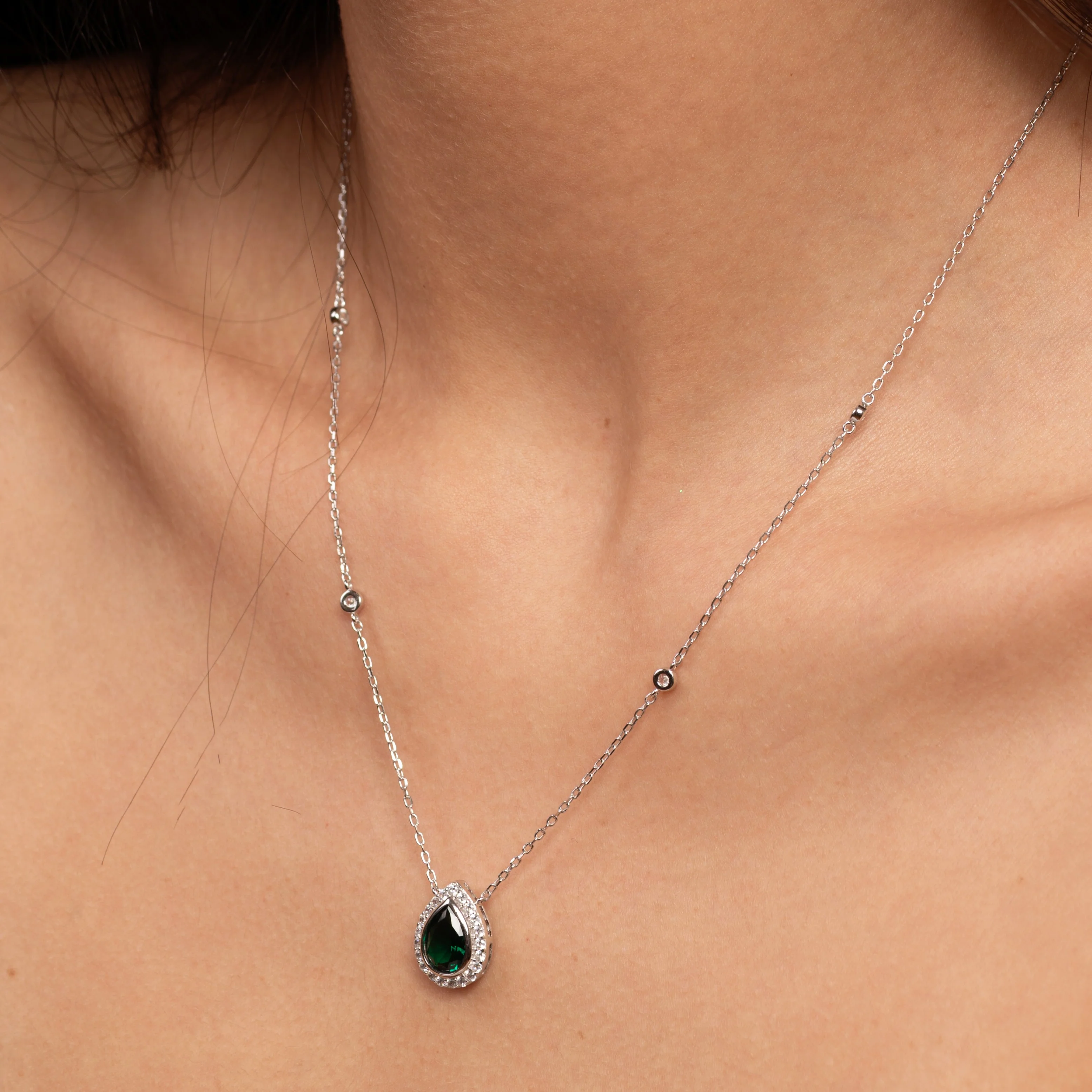 Grace Kelly Emerald Necklace - Image 3