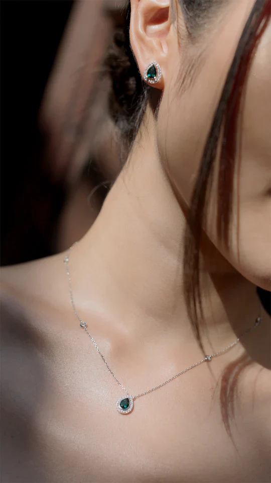 Grace Kelly Emerald Necklace - Image 5
