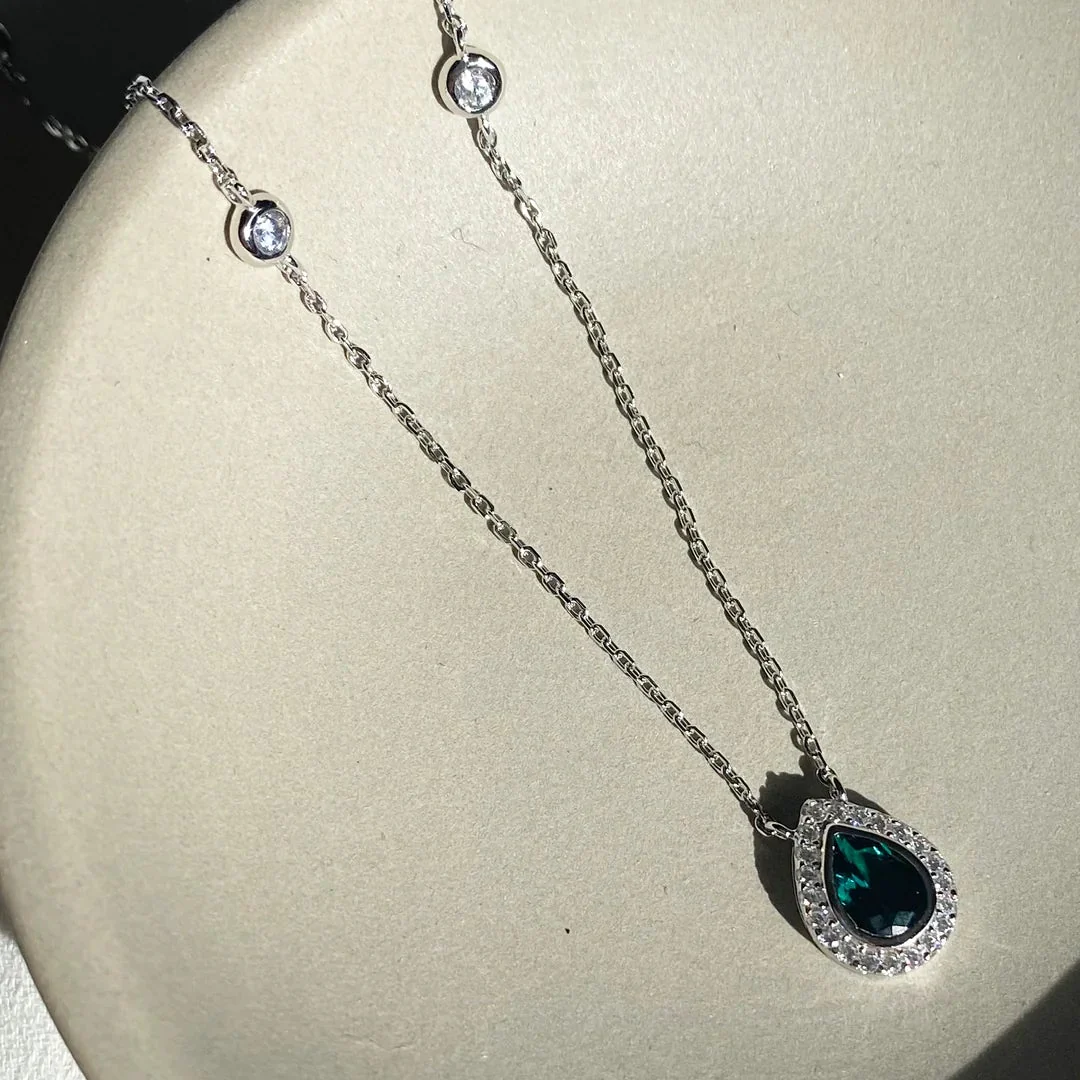 Grace Kelly Emerald Necklace - Image 6