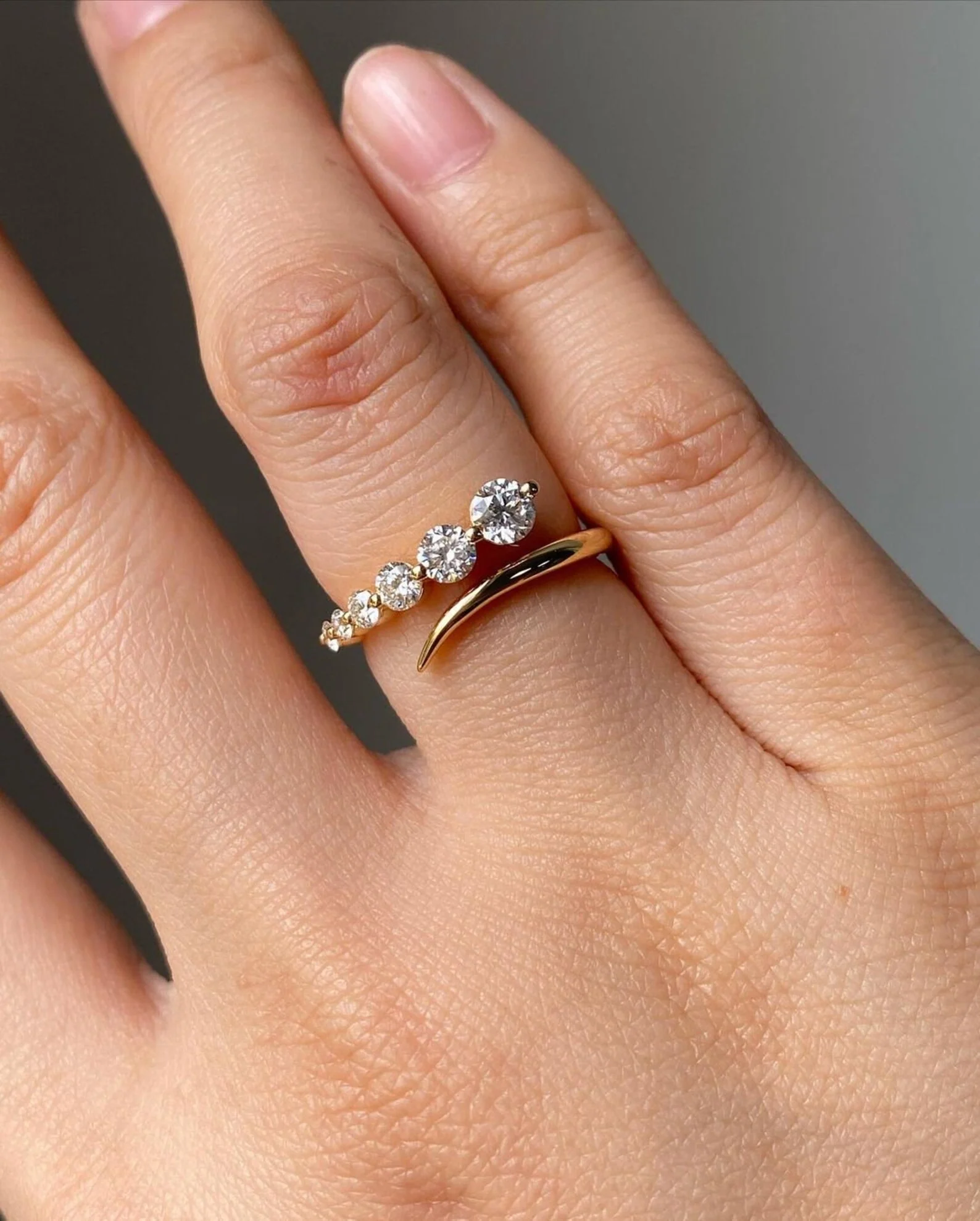 It Girl Zircon Stones Ring - Image 4