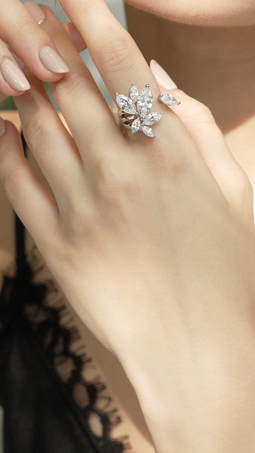 La Bella Silver Zircon Ring - Image 3