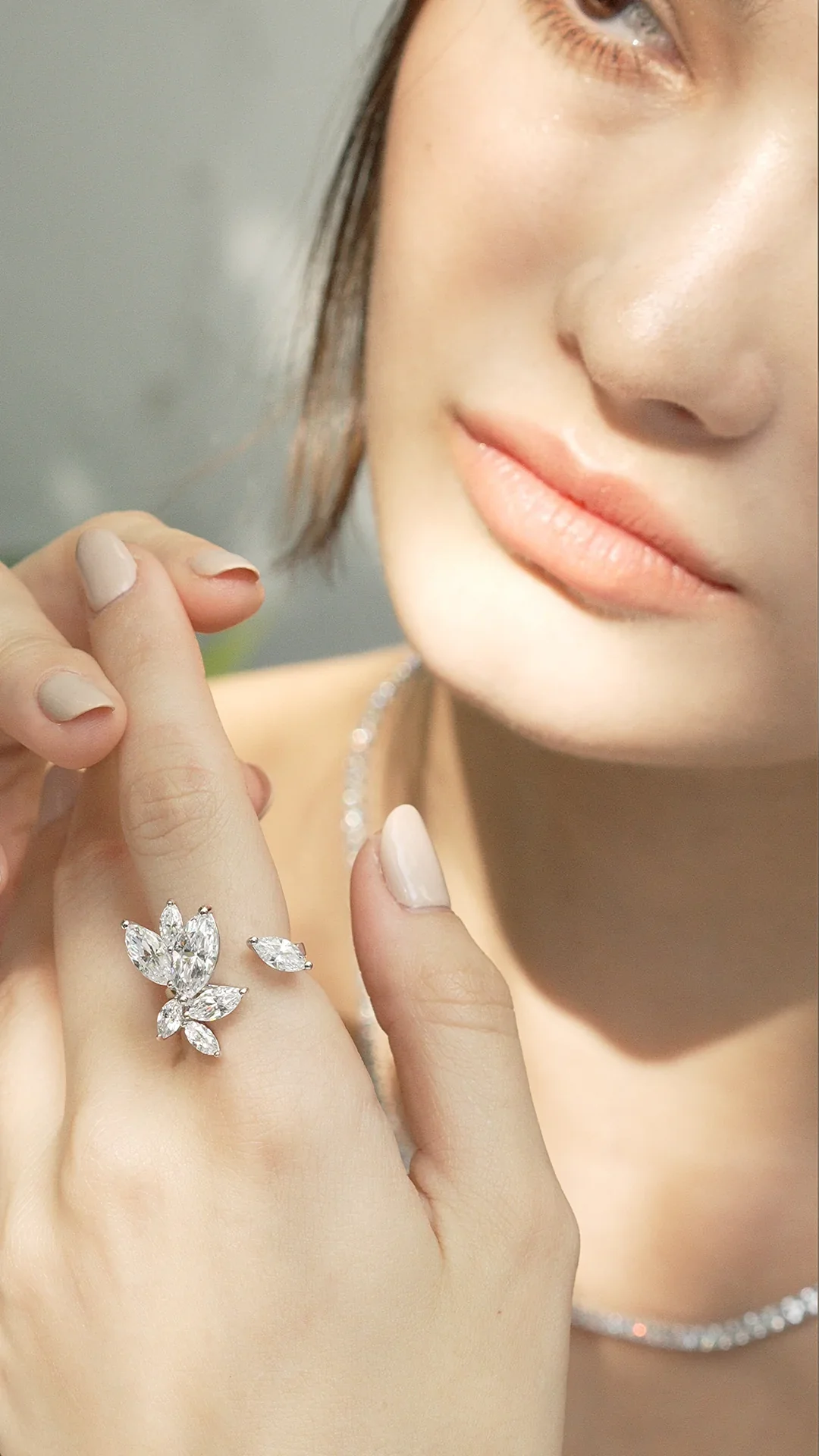 La Bella Silver Zircon Ring - Image 4