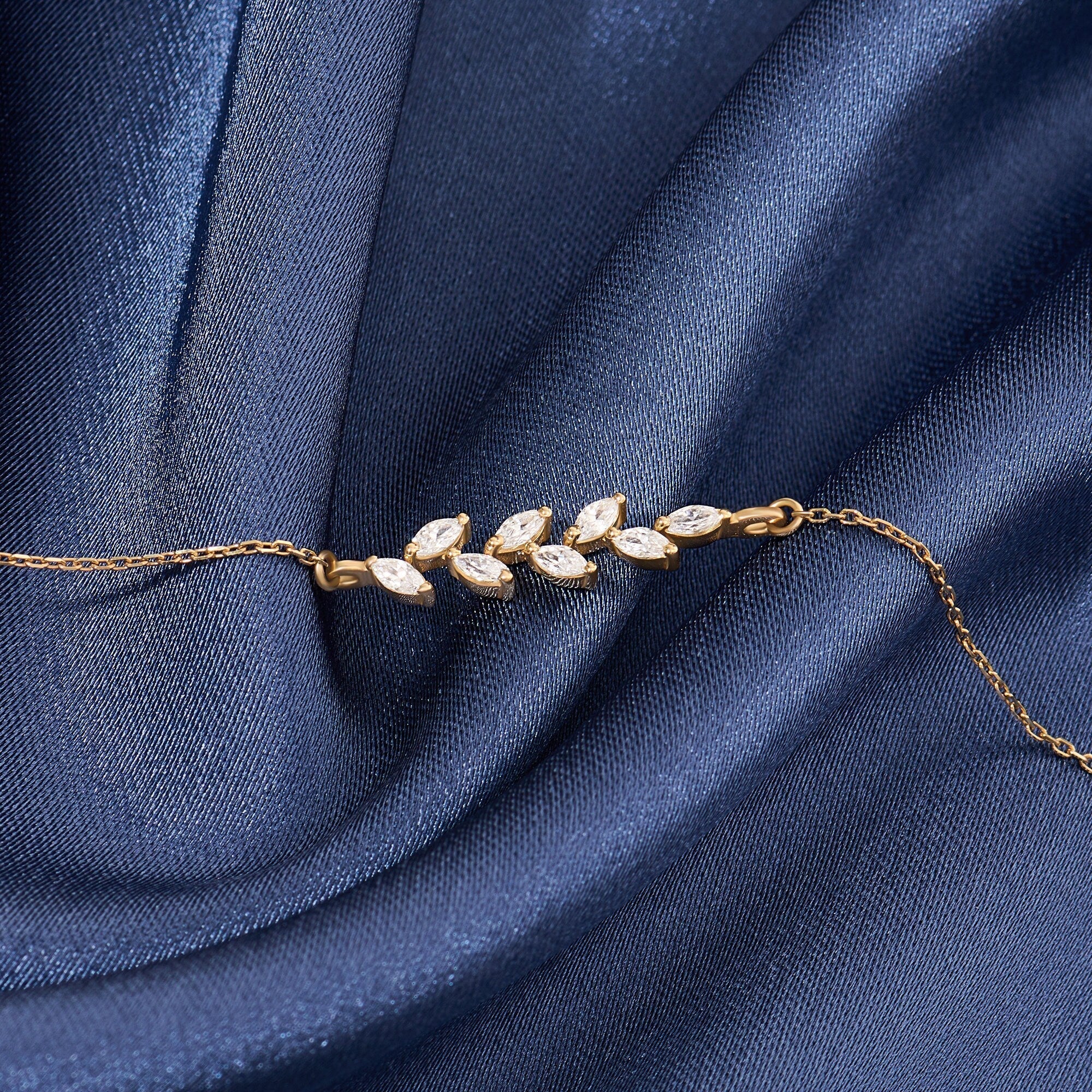 Leaf Marquise Cut Bracelet - Image 5