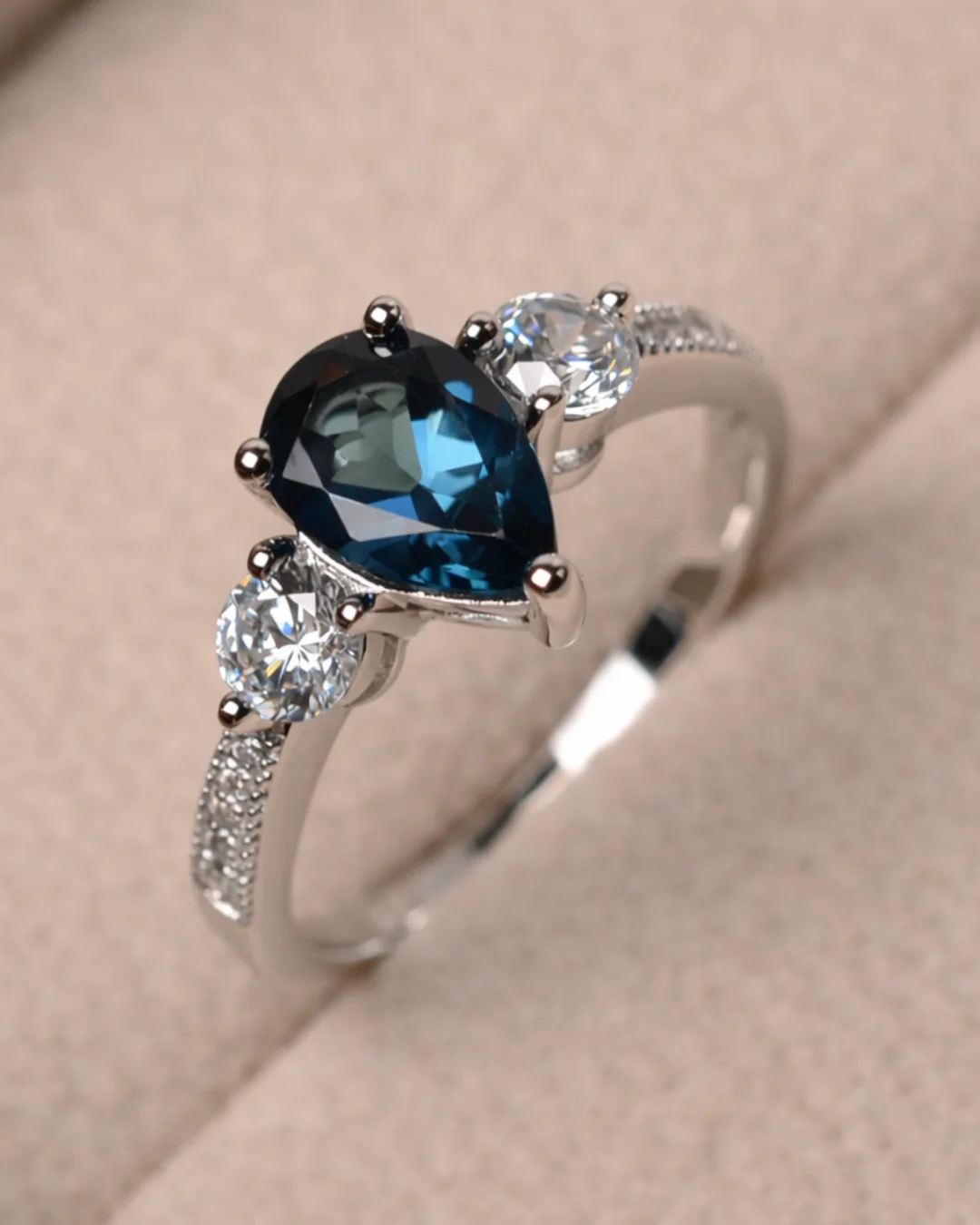 London Blue Topaz Pear Cut Stone Ring - Image 3