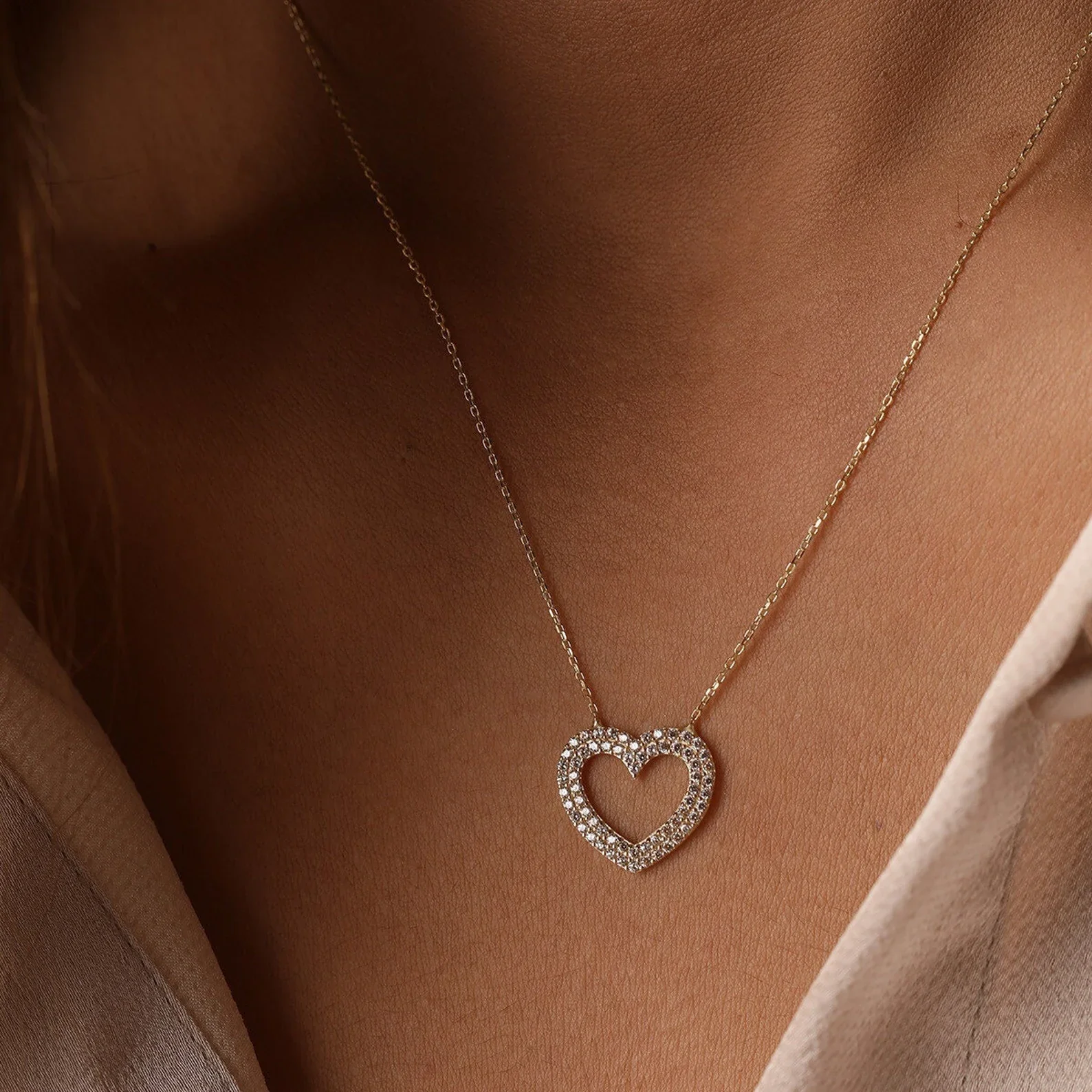Lovely Heart Zircon Necklace - Image 2