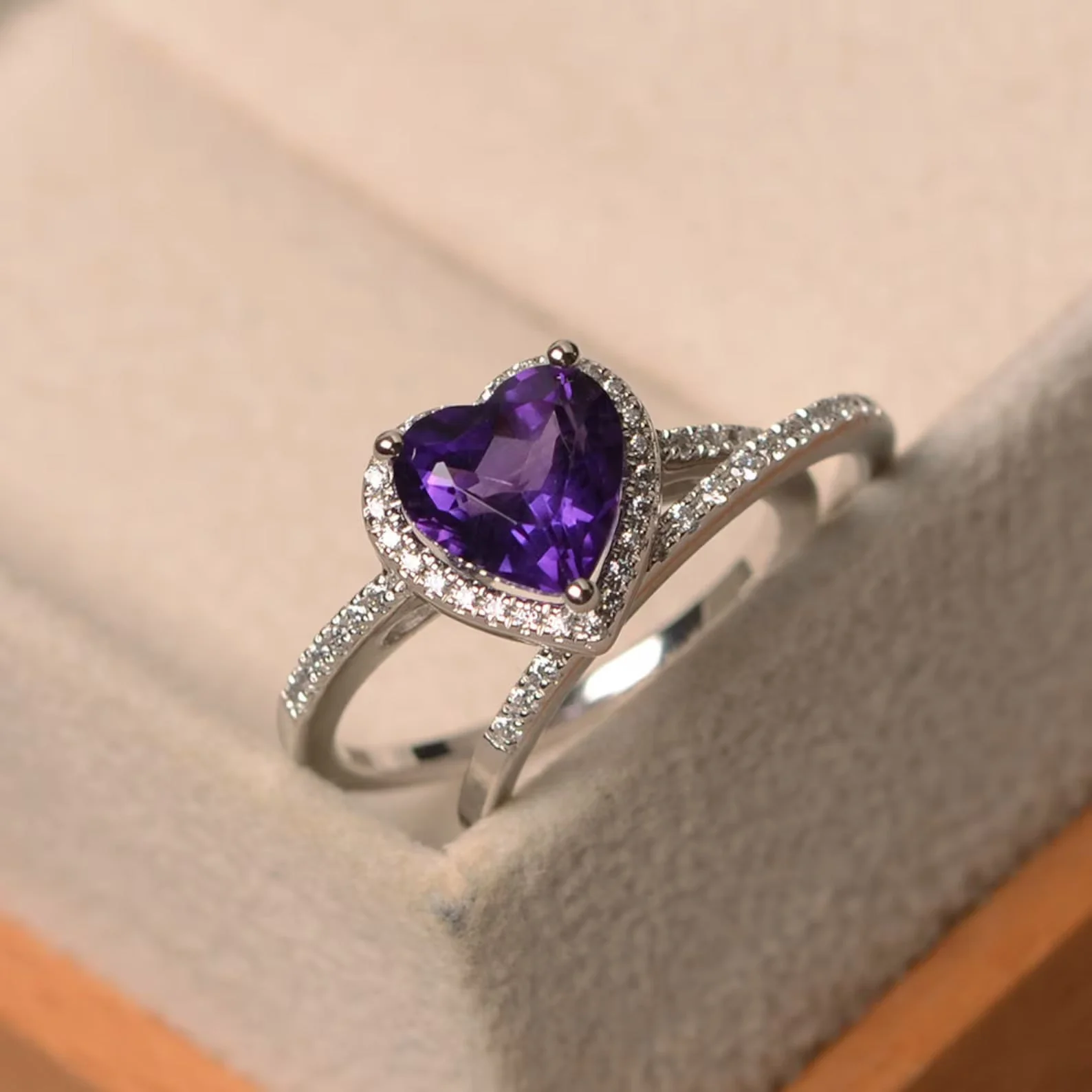 Mi Amor Amethyst Stone 2 Set Ring - Image 3