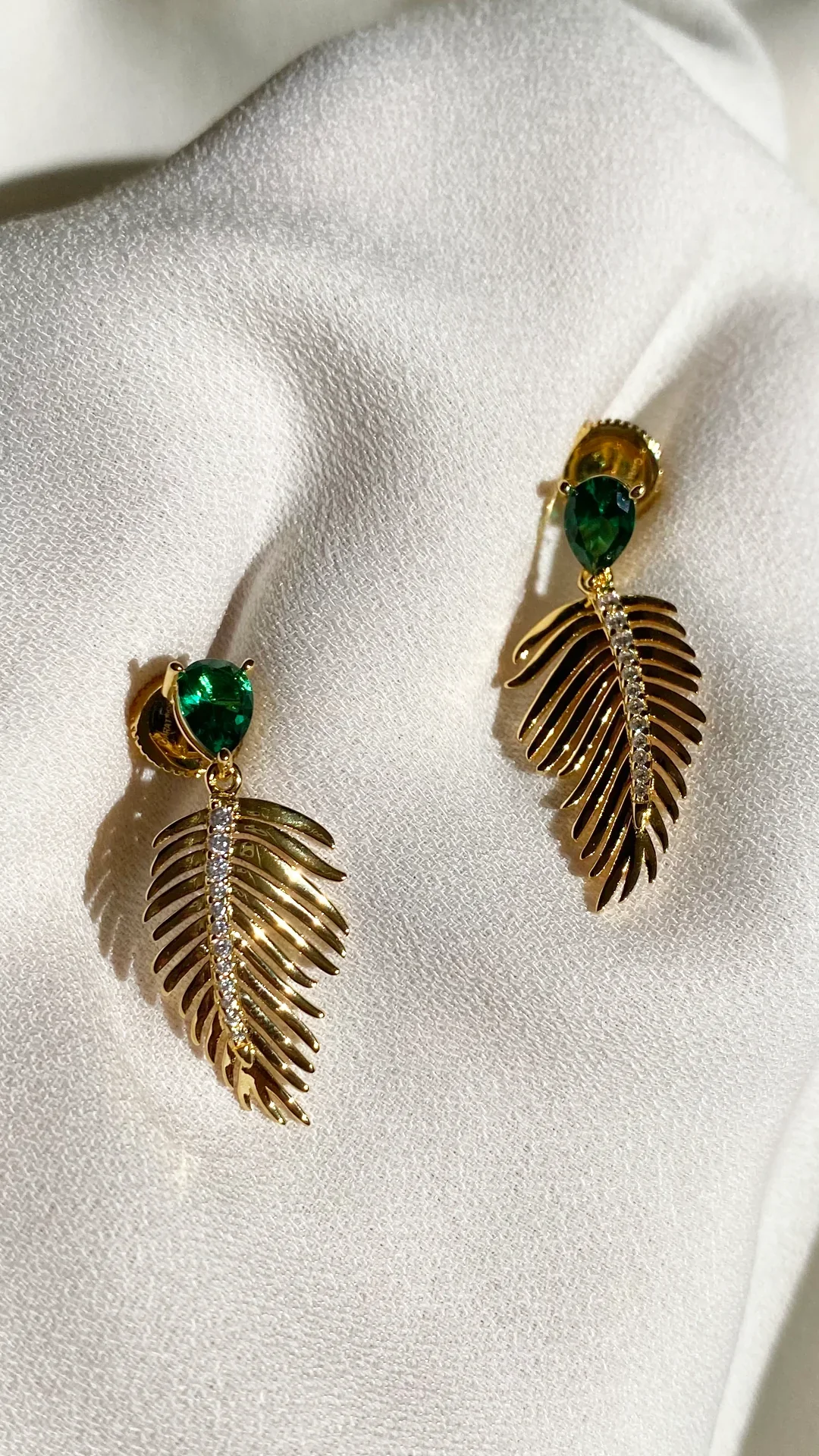 Palma Emerald Stone Earrings - Image 4