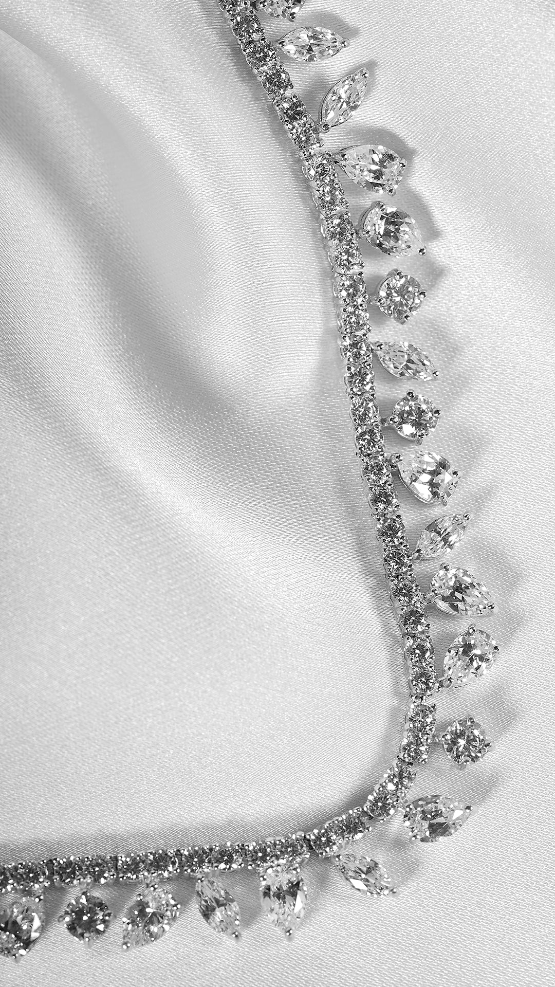 Luminé Drip Necklace - Image 8