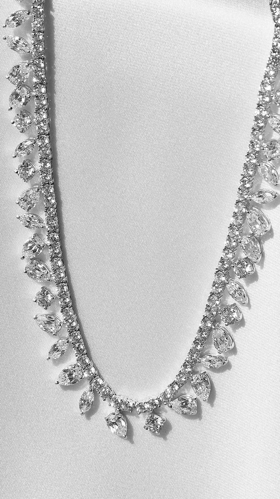 Luminé Drip Necklace - Image 9