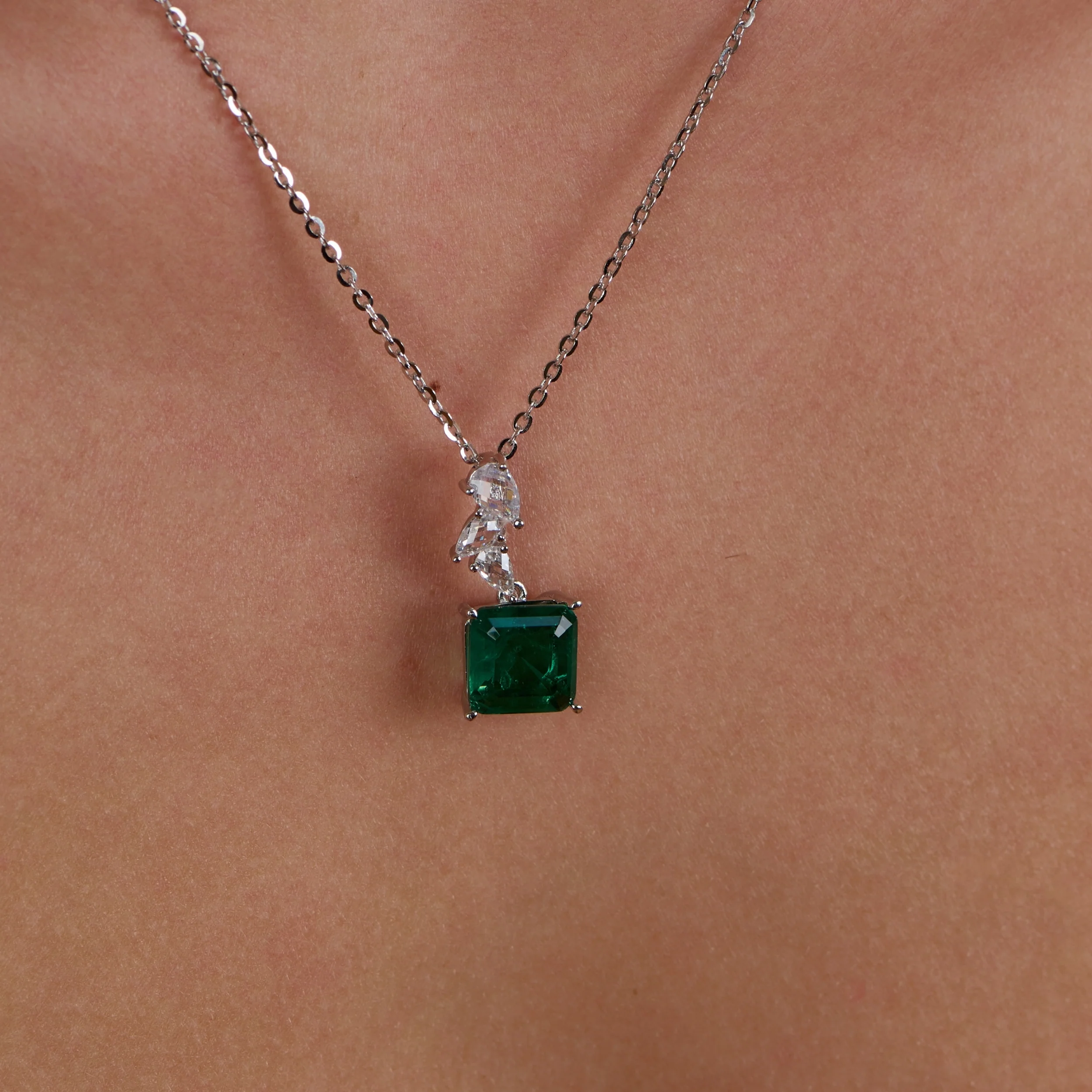 Royal Green Drop Necklace - Image 2