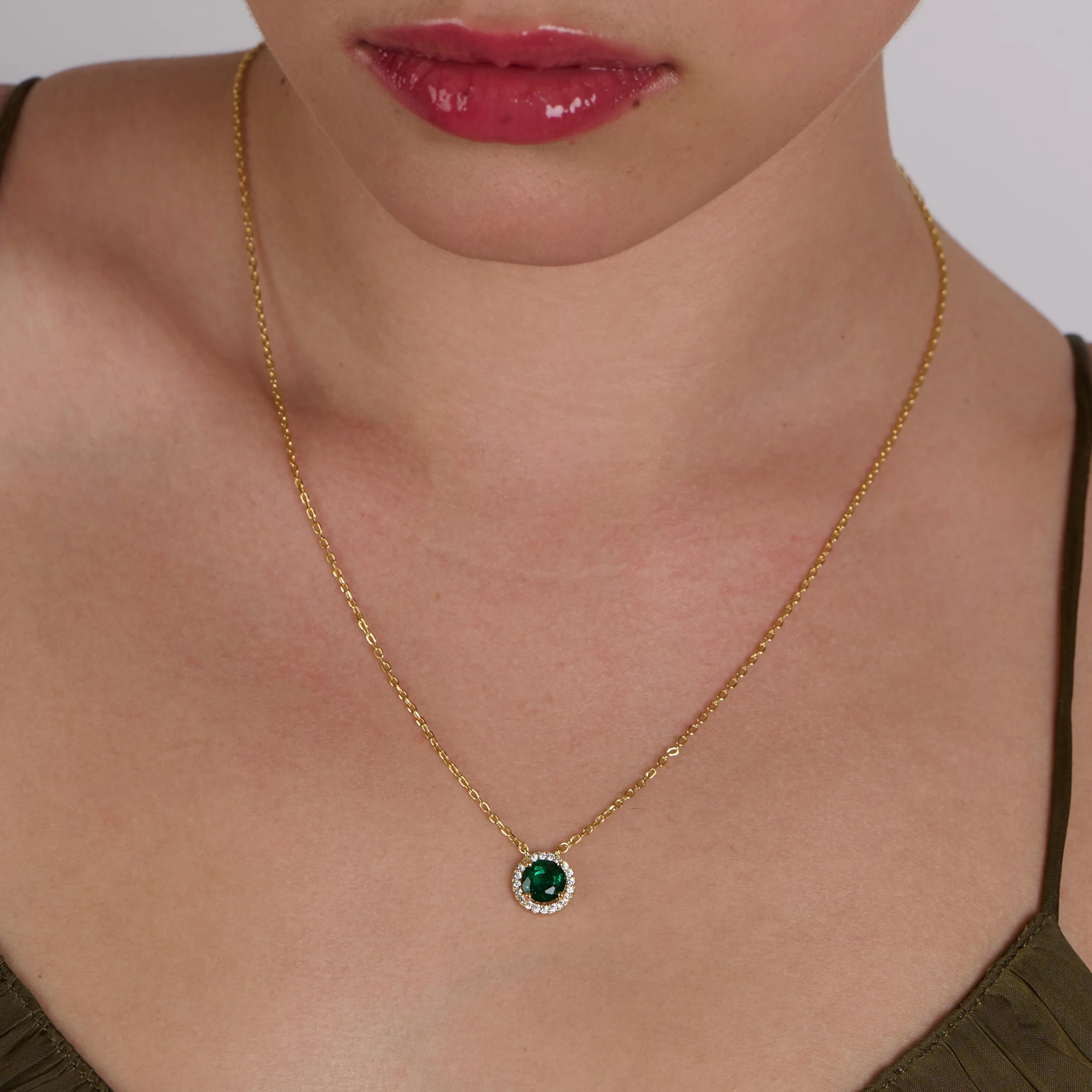 Royal Vibes Emerald Necklace - Image 2