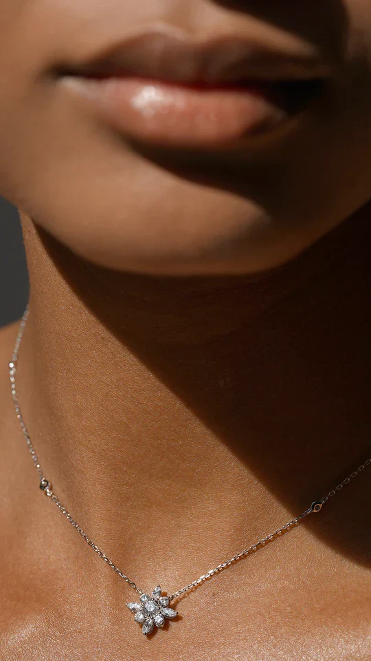Silver Lilly Flower Necklace - Image 4