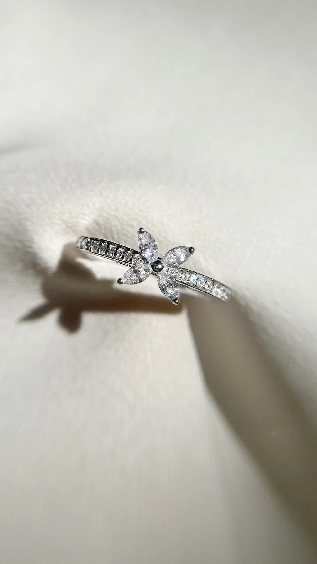 Snow White Zircon Silver Ring - Image 4