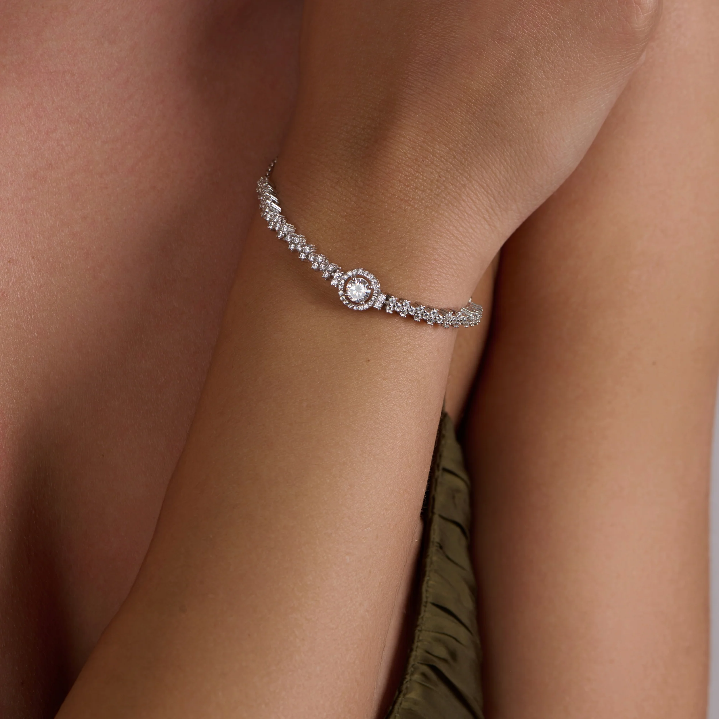 Timeless Halo Silver Bracelet - Image 3