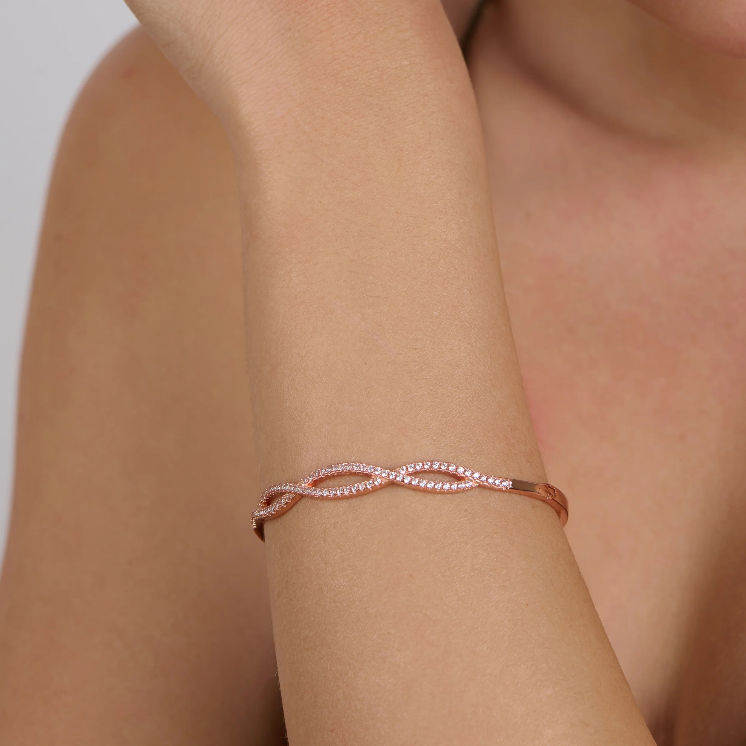 Zircon Stone Interlocking Bangle - Image 3